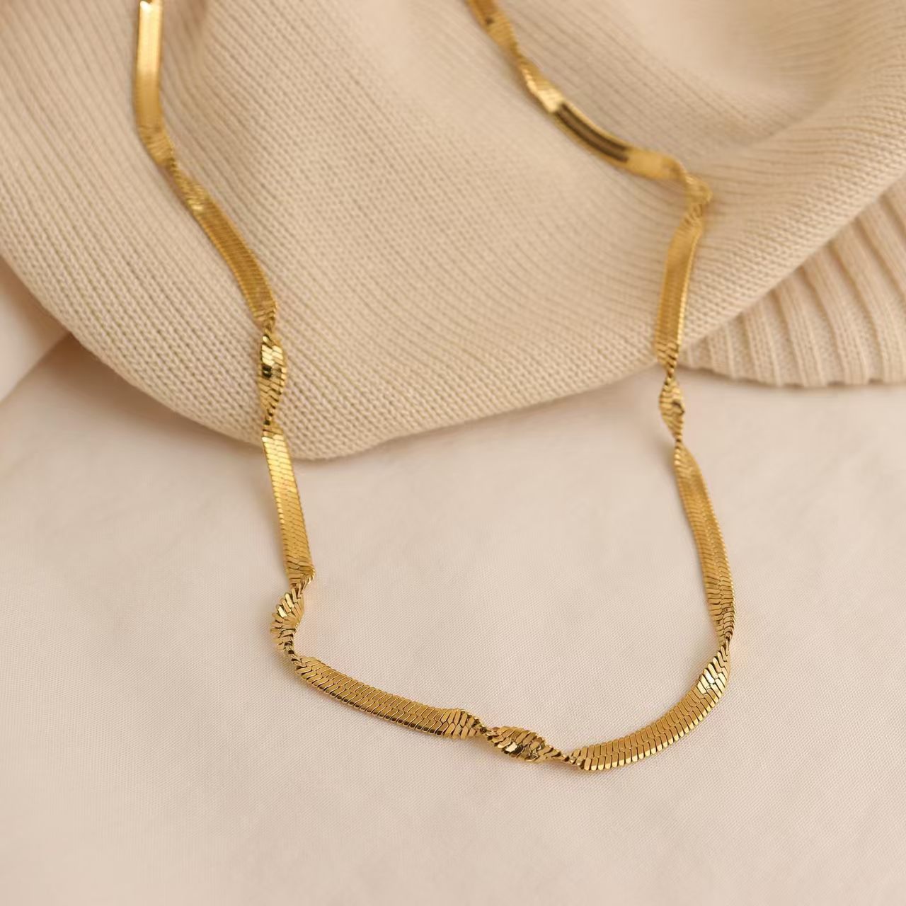 Creative Design Niche Personality Trendy Twisted Snake Bone Chain Necklace Simple Stainless Steel Plated