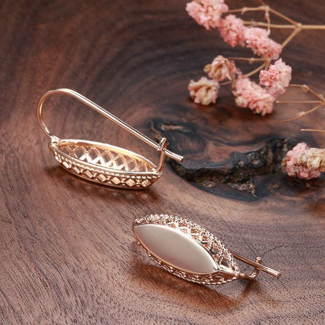 Minimalist Personalized Geometric Horse Eye Smooth Ear Stud Earrings